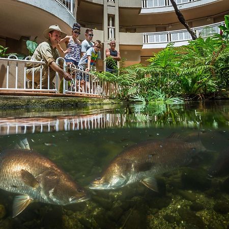 Doubletree By Hilton Cairns Hotel Екстериор снимка